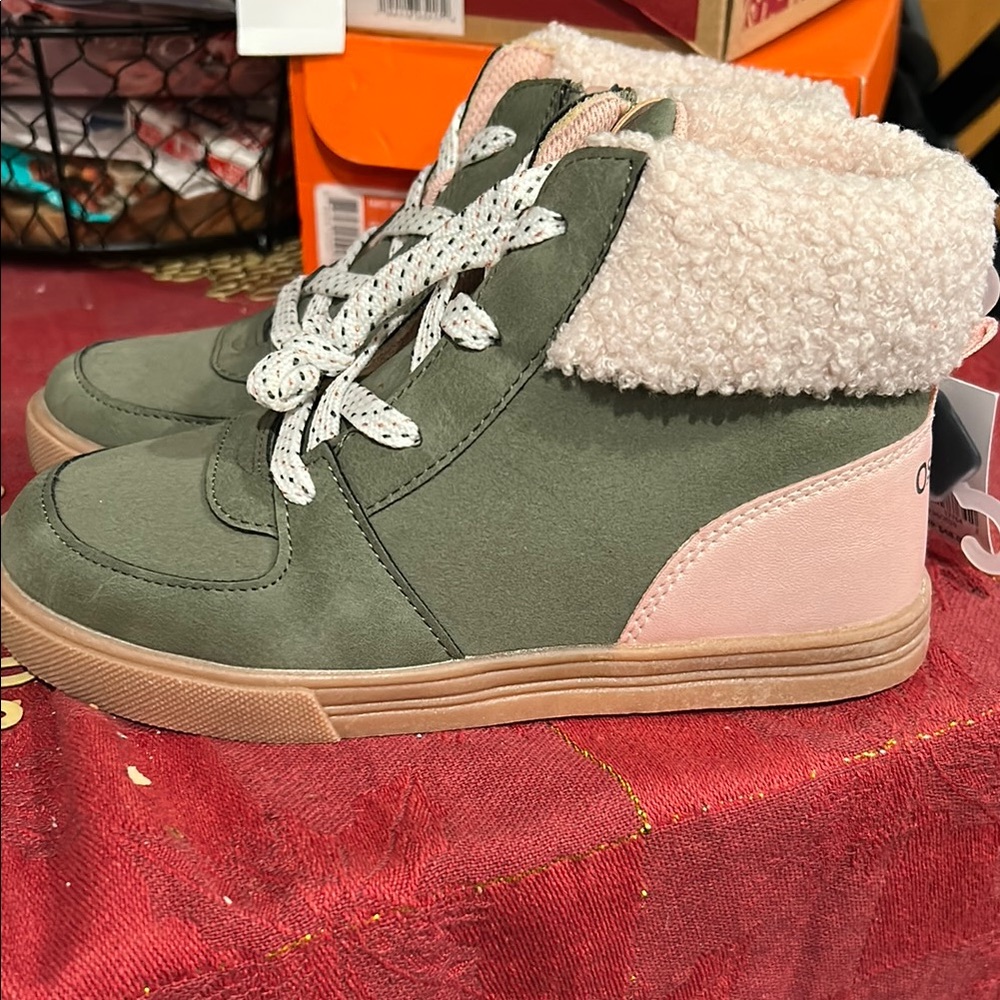 OshKosh B'gosh Green and Pink Kids Boots